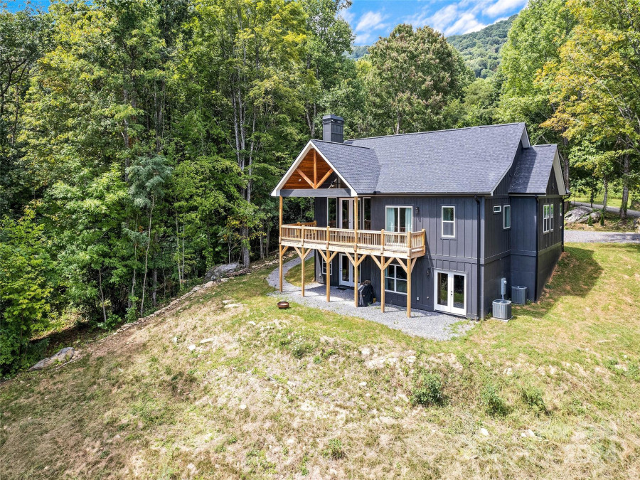 1425 Upward Way Waynesville, NC 28785