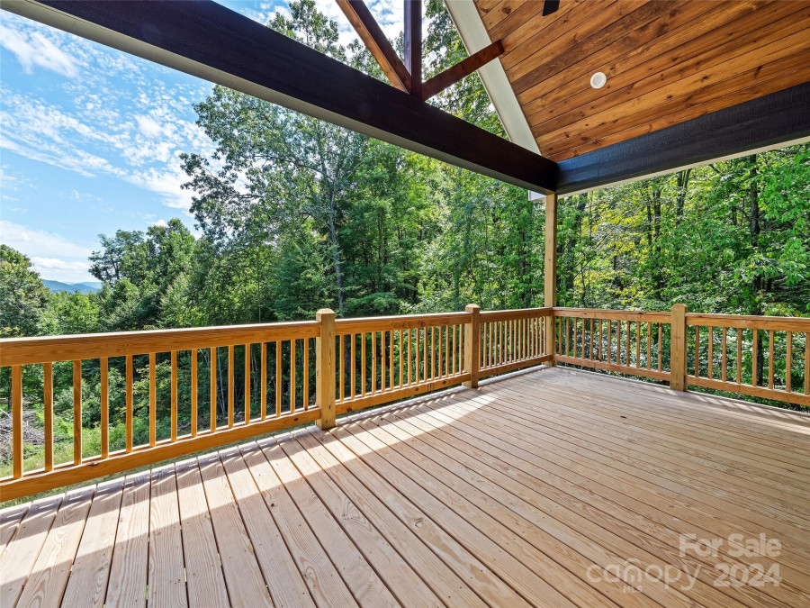 1425 Upward Way Waynesville, NC 28785