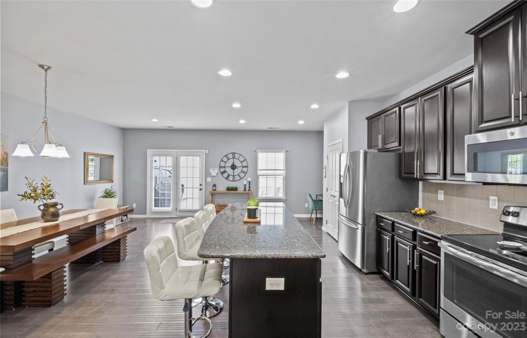 1742 Fleetwood Dr Charlotte, NC 28208