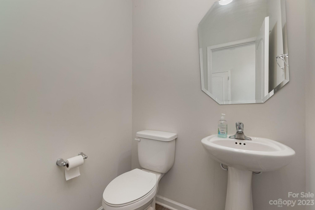 2122 Boynton St Charlotte, NC 28269