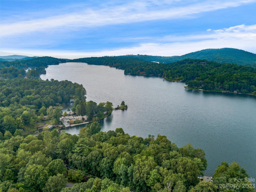 987 Cold Mountain Rd Lake Toxaway, NC 28747