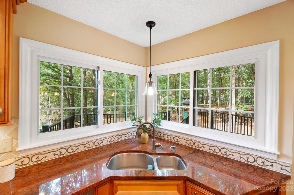 6722 Elmstone Dr Charlotte, NC 28277