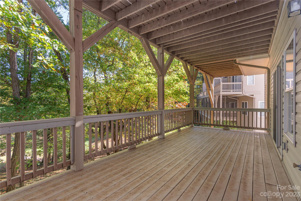 104 Nodding Ln Asheville, NC 28803