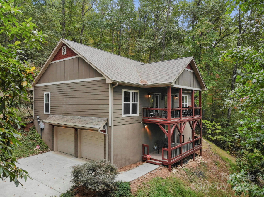 26 Foothills Rd Asheville, NC 28804