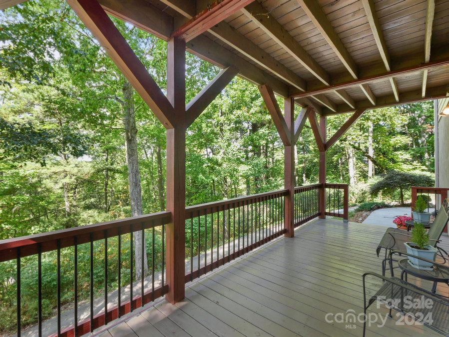 26 Foothills Rd Asheville, NC 28804