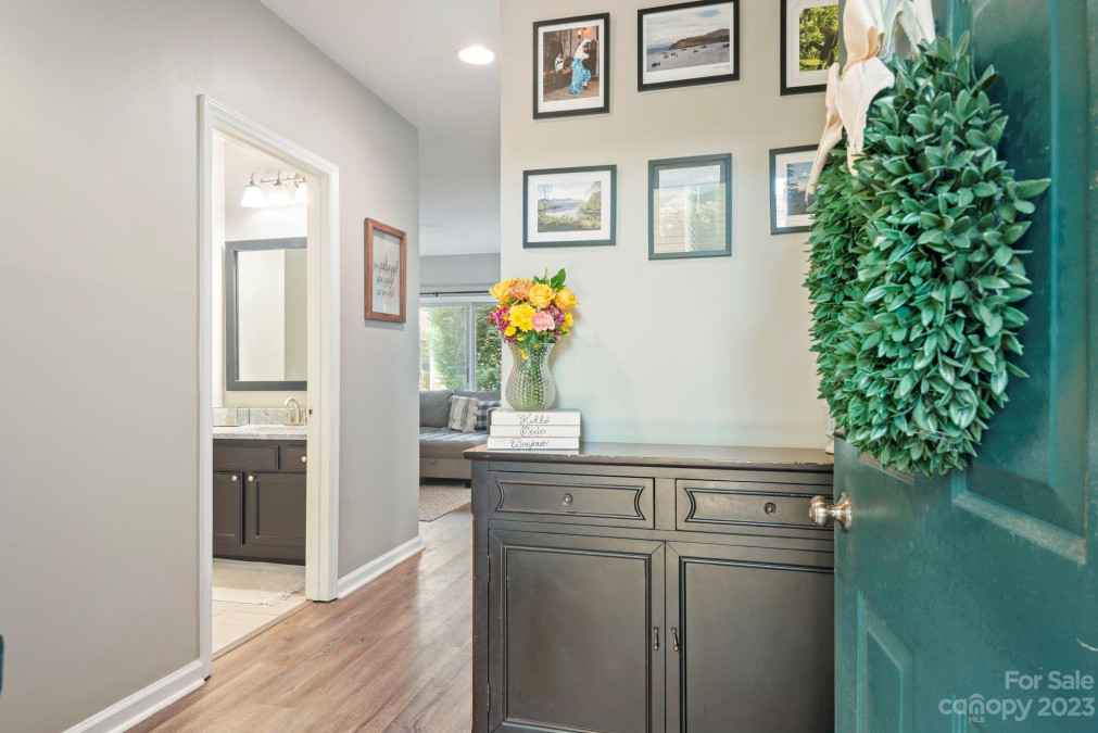 3210 Selwyn Farms Ln, Charlotte, NC 28209 MLS 4078049