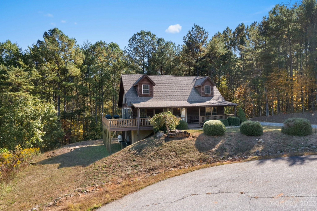 105 Palisade Dr Mill Spring, NC 28756