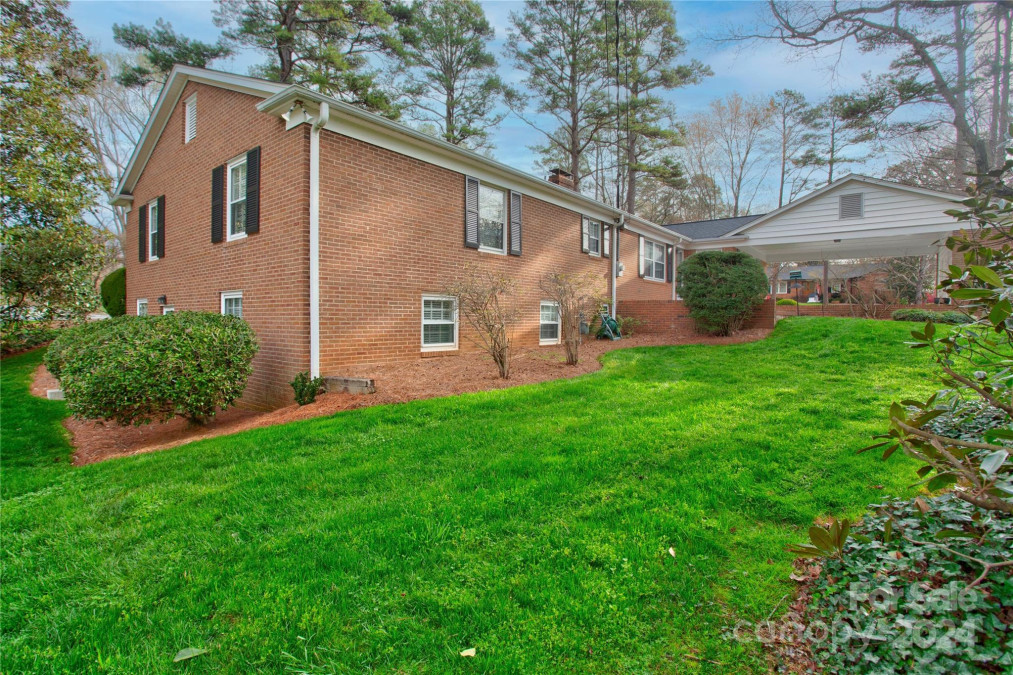 637 Windsor Pl Concord, NC 28025