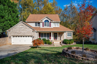 17202 Cambridge Grove Dr Huntersville, NC 28078