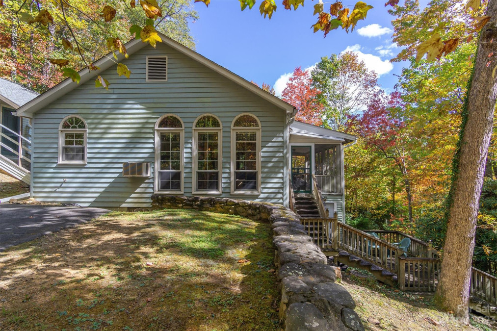 225 North Carolina Ter, Montreat, NC 28757 MLS 4086751