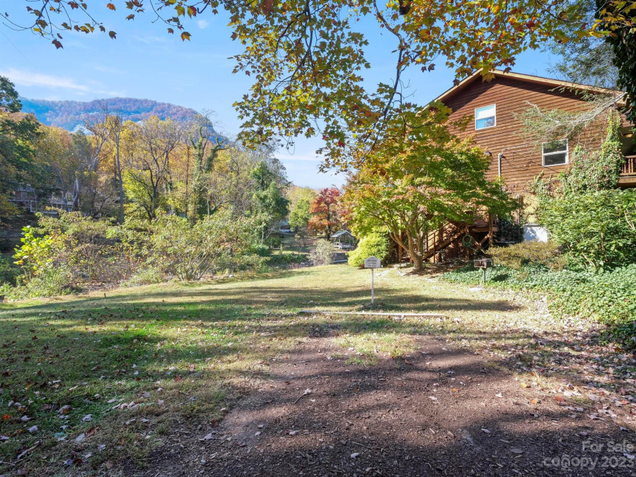 3207 Memorial Hw Lake Lure, NC 28746