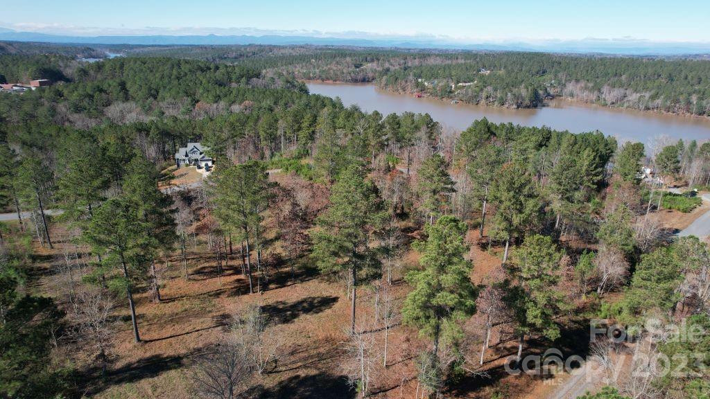 2076 Island View Ln Connelly Springs, NC 28612