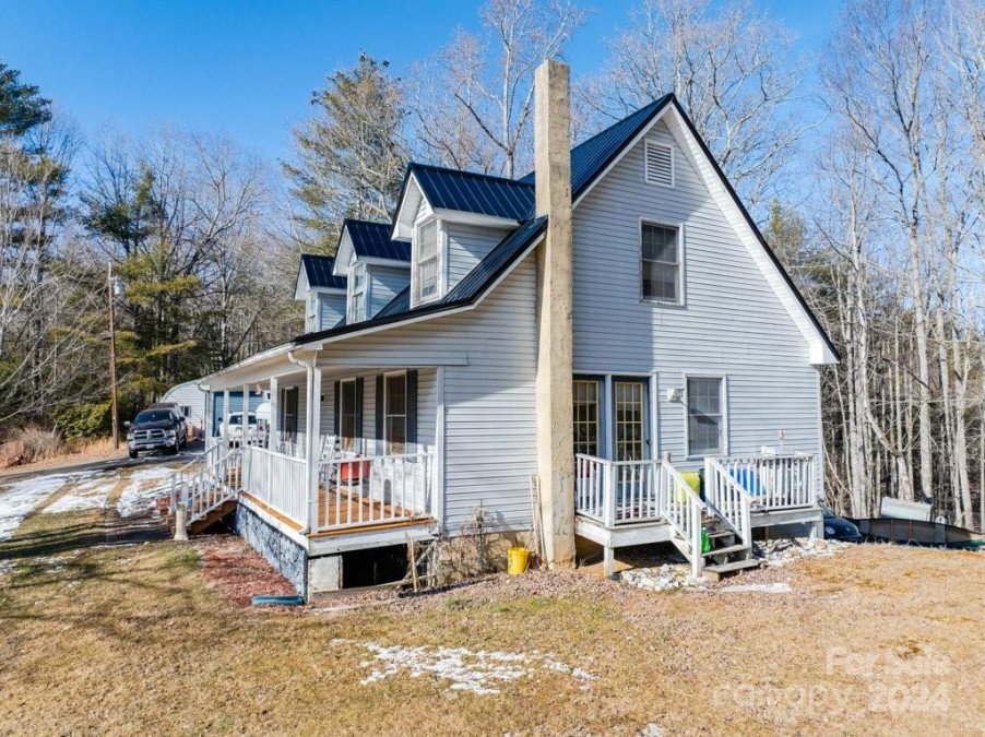 3219 Hanging Rock Rd Spruce Pine, NC 28777