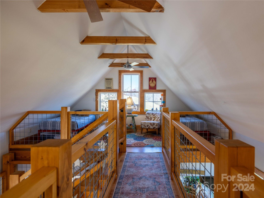 285 Cabin Hollow Dr Marshall, NC 28753