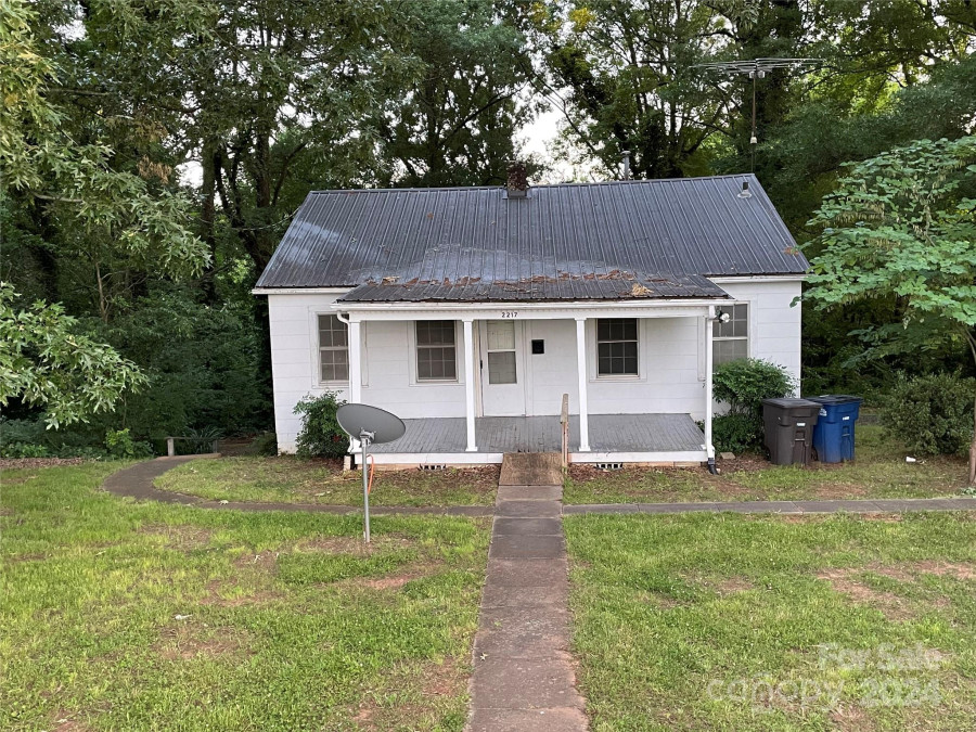 2217 Front St Statesville, NC 28677