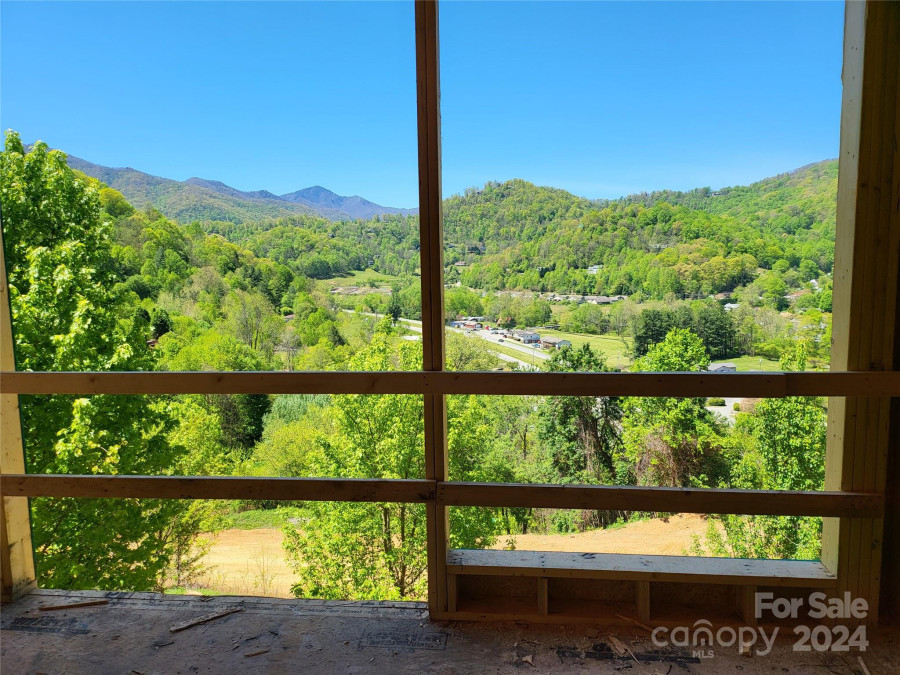 1114 Jonathan Creek Rd Maggie Valley, NC 28751