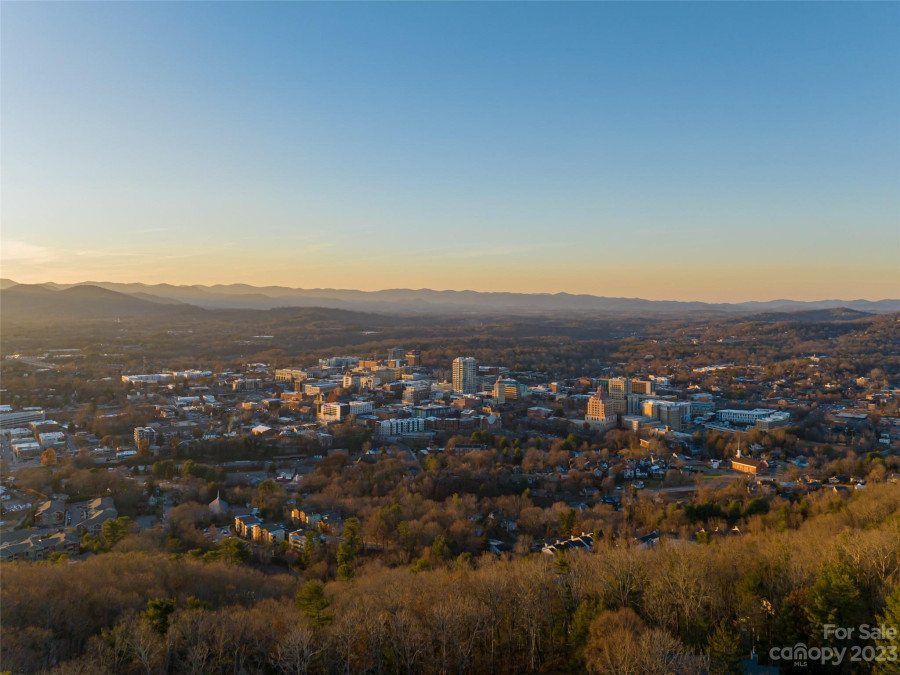 436 Windswept Dr Asheville, NC 28801