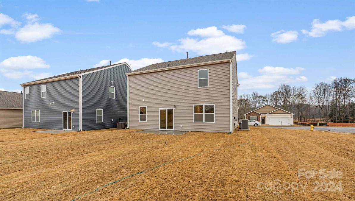 60 Farmwood Trl Waynesville, NC 28786