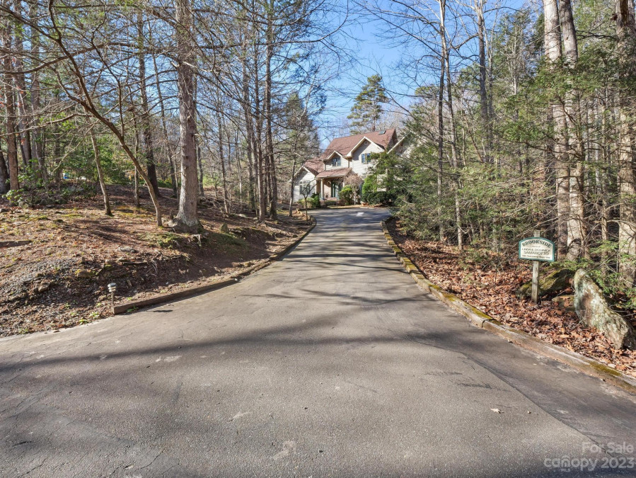 136 Rumbling Bald Rd Lake Lure, NC 28746