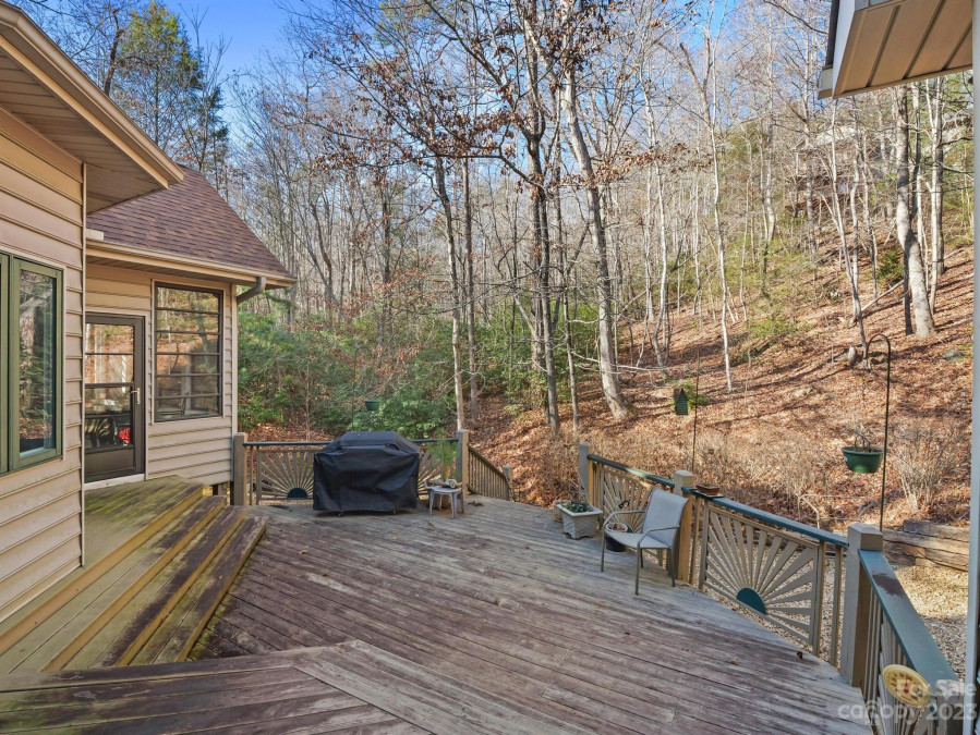 136 Rumbling Bald Rd Lake Lure, NC 28746