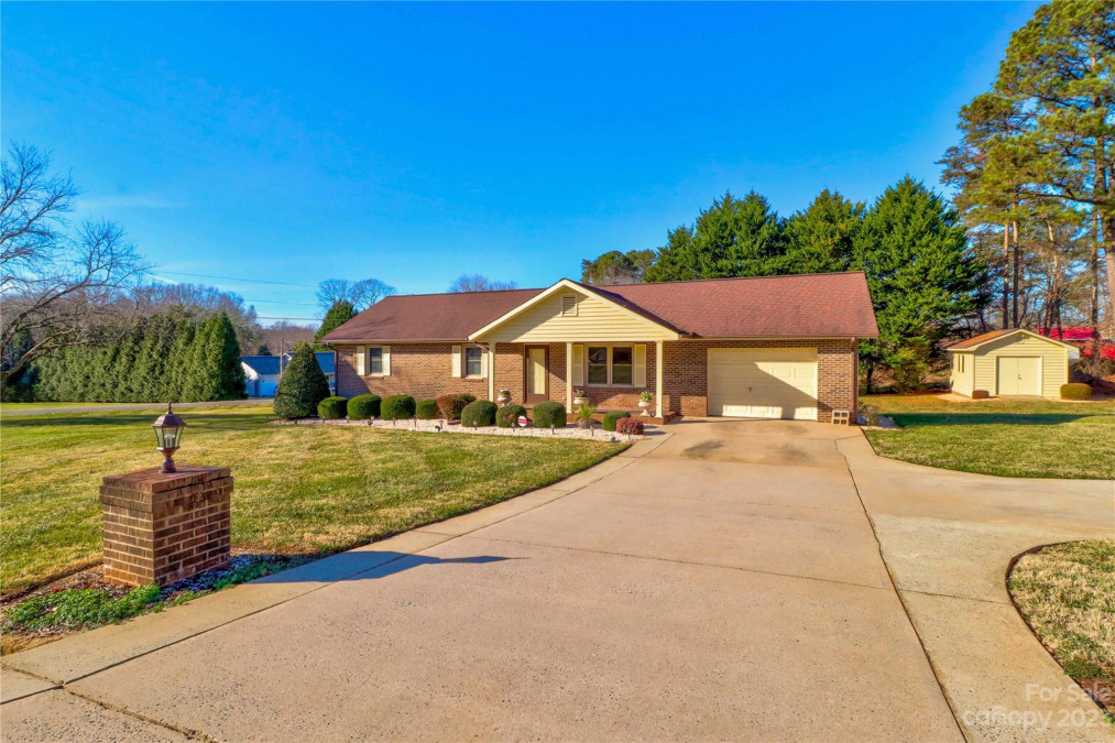 112 Ethel Ln Statesville, NC 28625