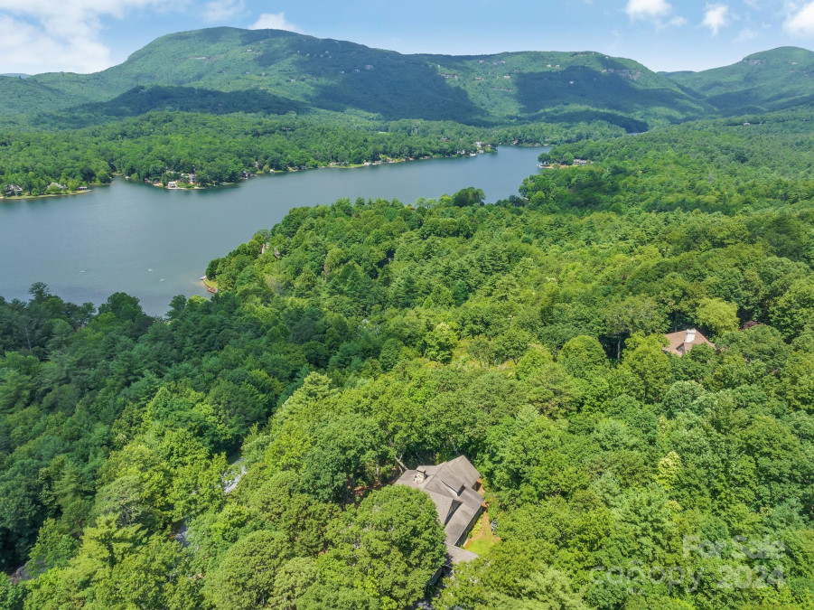 377 Hawk Mountain Rd Lake Toxaway, NC 28747