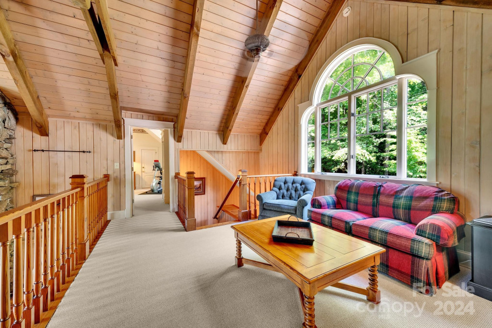 377 Hawk Mountain Rd Lake Toxaway, NC 28747