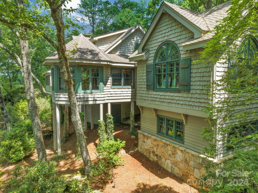 377 Hawk Mountain Rd Lake Toxaway, NC 28747