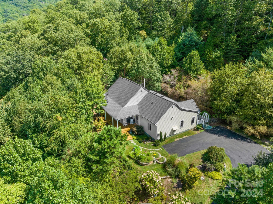 80 Ivy Cove Rd Fairview, NC 28730