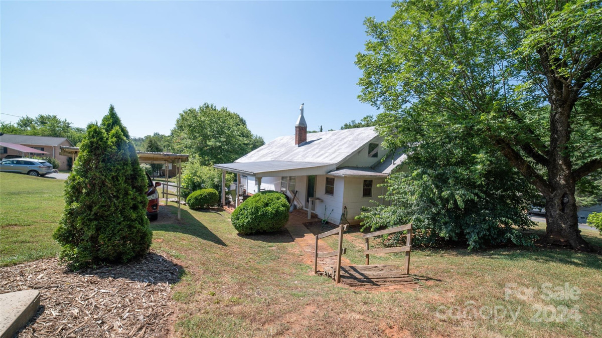 101 Rockett St Morganton, NC 28655