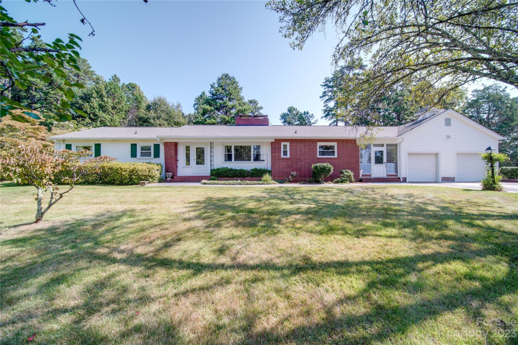 1111 Stanley Lucia Rd Mount Holly, NC 28120