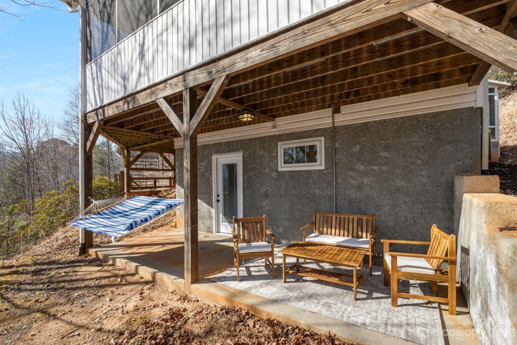 56 Great Horned Owl Rd Candler, NC 28715