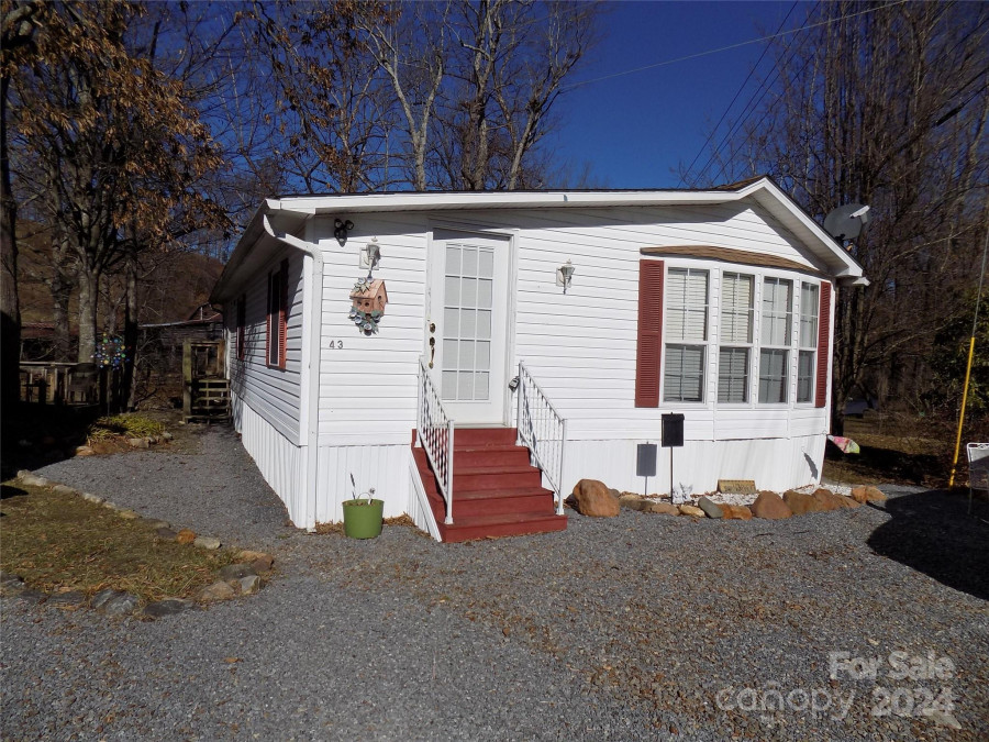 43 Pike Point Waynesville, NC 28785