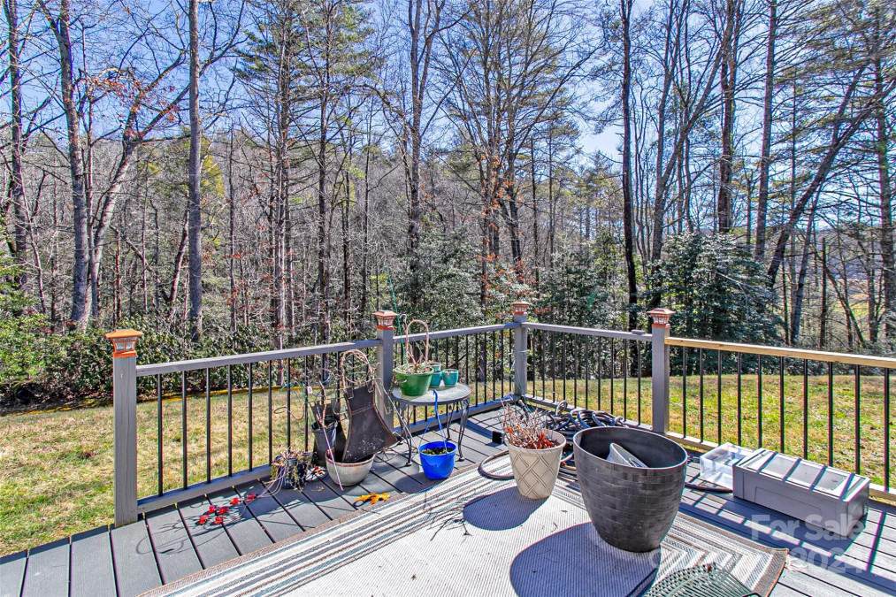 2950 Kim Miller Rd Lake Toxaway, NC 28747