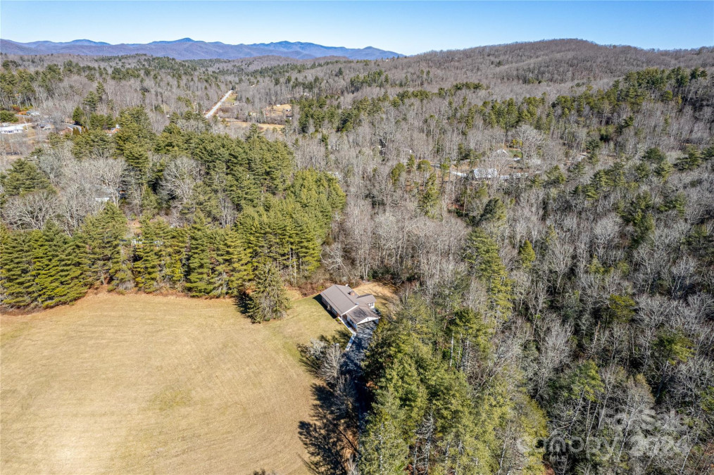 2950 Kim Miller Rd Lake Toxaway, NC 28747