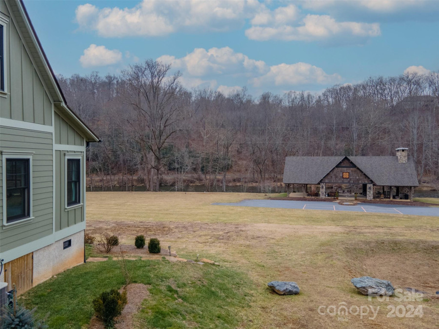 80 Grayling Dr Cullowhee, NC 28723