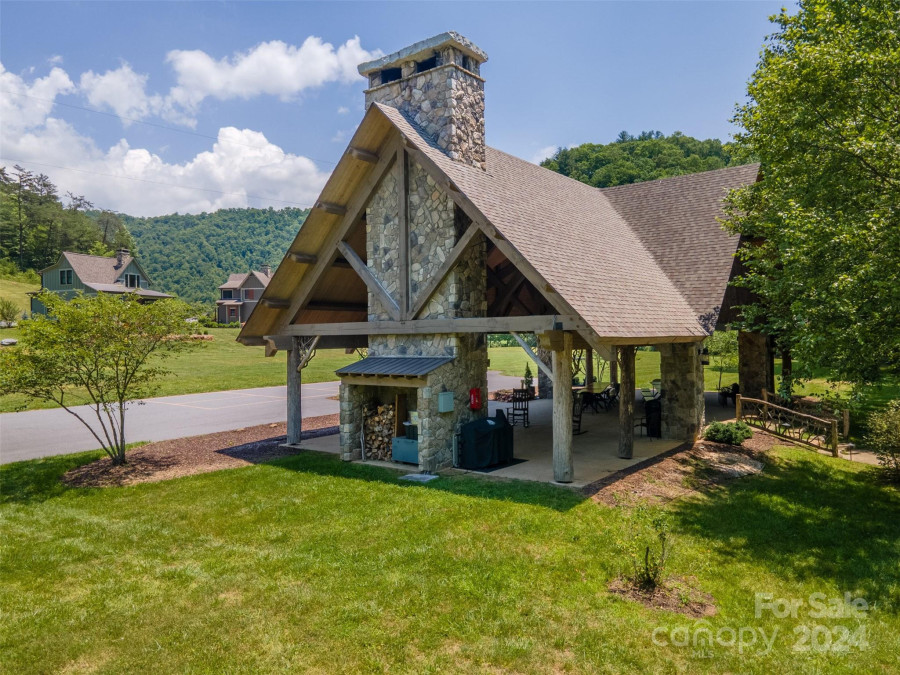 80 Grayling Dr Cullowhee, NC 28723