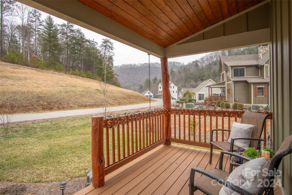 80 Grayling Dr Cullowhee, NC 28723