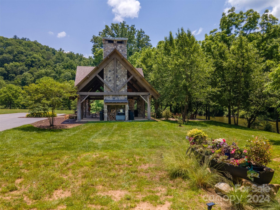 80 Grayling Dr Cullowhee, NC 28723