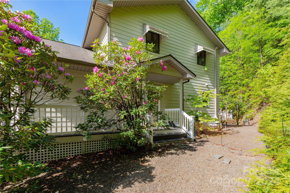 80 Pine Top Ln Waynesville, NC 28785