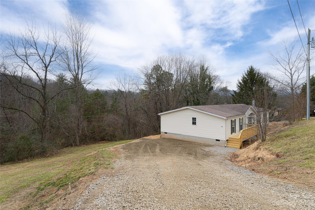 107 Cole Rd Leicester, NC 28748