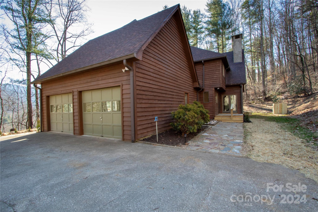 249 Starlin Mountain Rd Spruce Pine, NC 28777