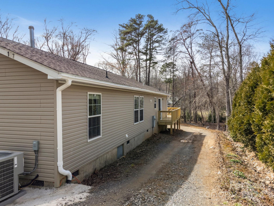 107 Cragmont Rd Black Mountain, NC 28711