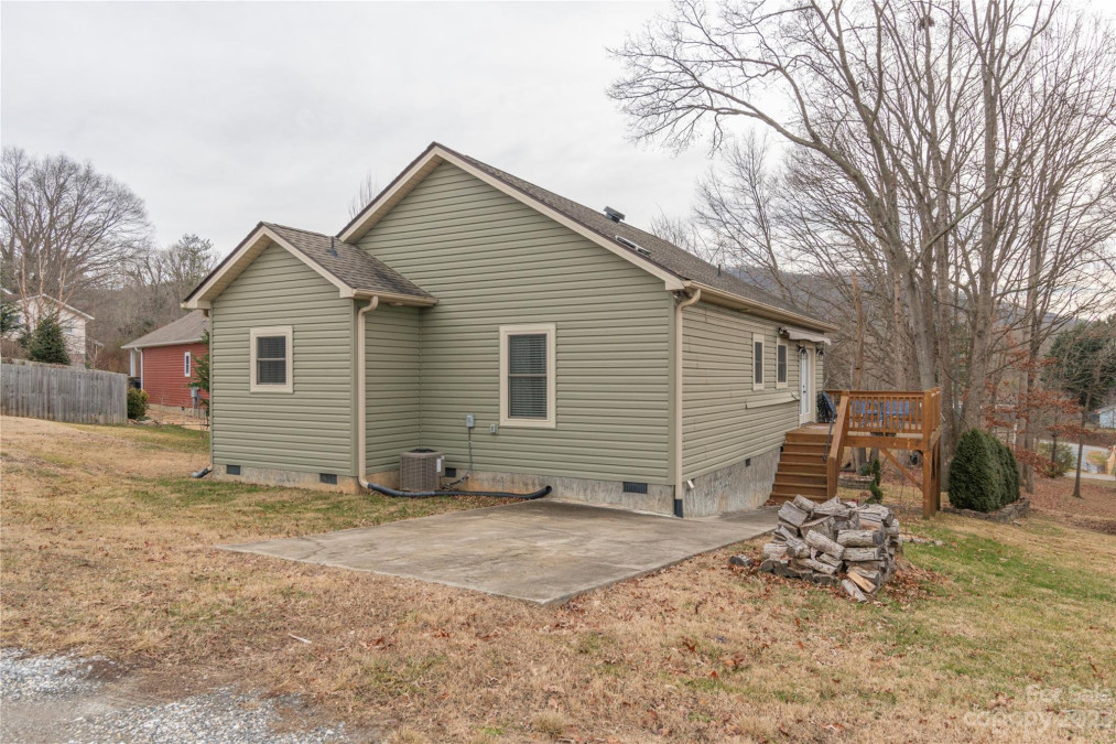 13 Bowen Rd Asheville, NC 28803