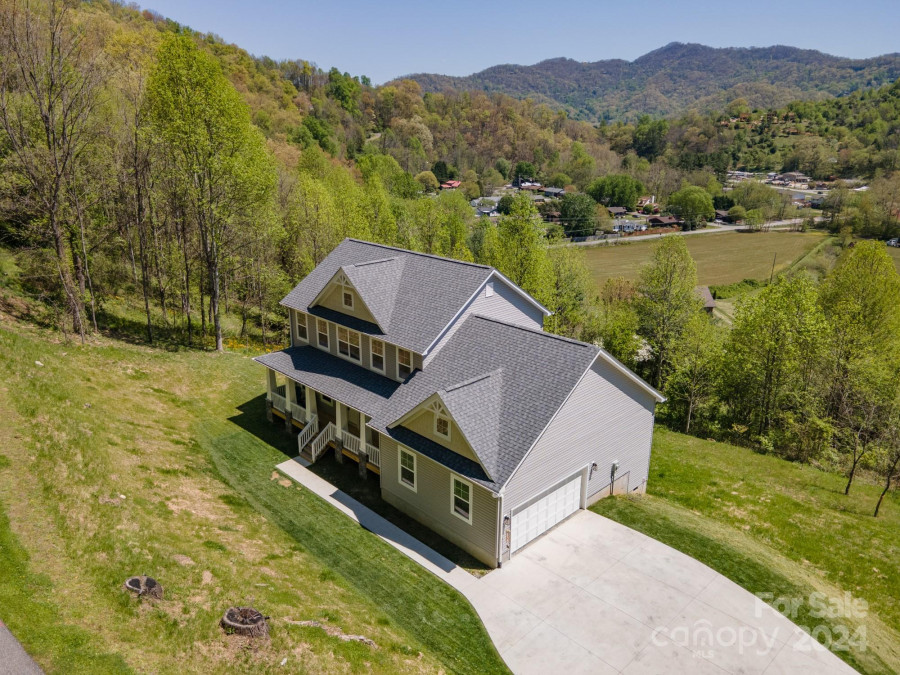 140 Mayflower Ct Waynesville, NC 28785