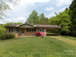 3349 Blue Creek Rd Lenoir, NC 28645