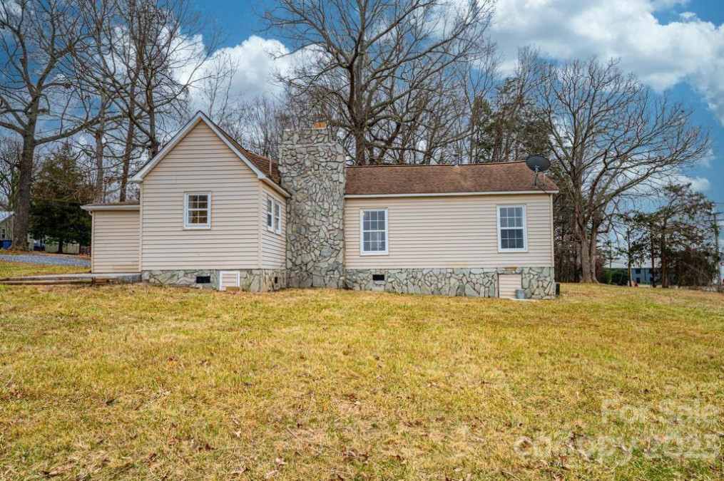 7 Holly St Maiden, NC 28650