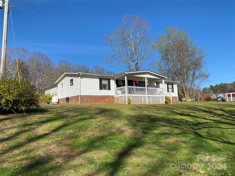 1715 Hopewell Church Rd Hiddenite, NC 28636