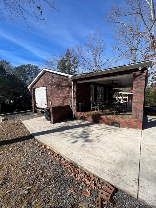 129 Twin Bluff Trl Mount Gilead, NC 27306