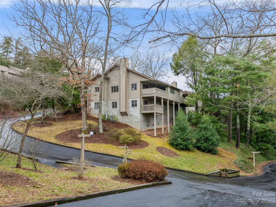 2201 Timber Pl Asheville, NC 28804